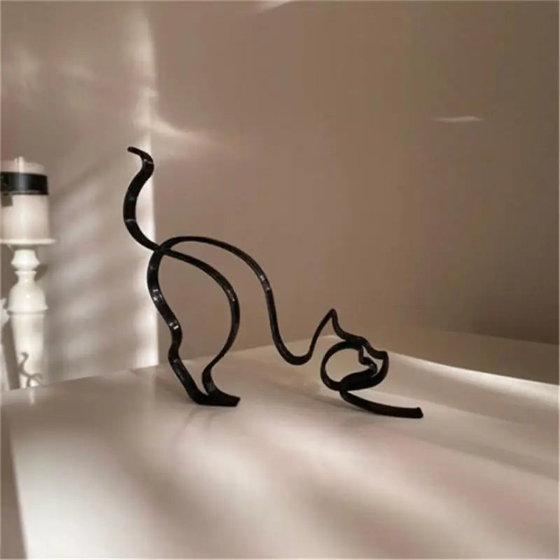 Dog Art Sculpture Metal Dog Abstract Minimalist Art Iron Figurines Office Desktop Accessories for Home Decoration Cute Miniature